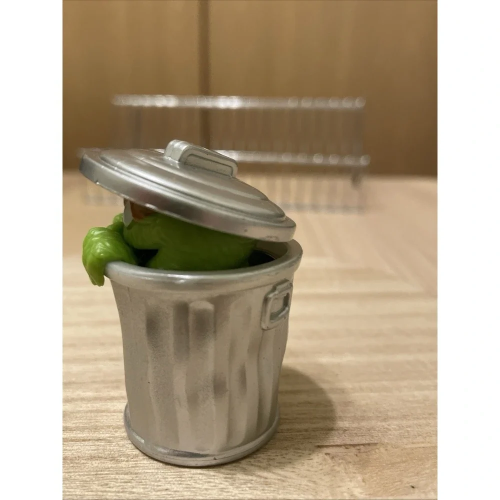 Sesame Street Oscar The Grouch 2.5